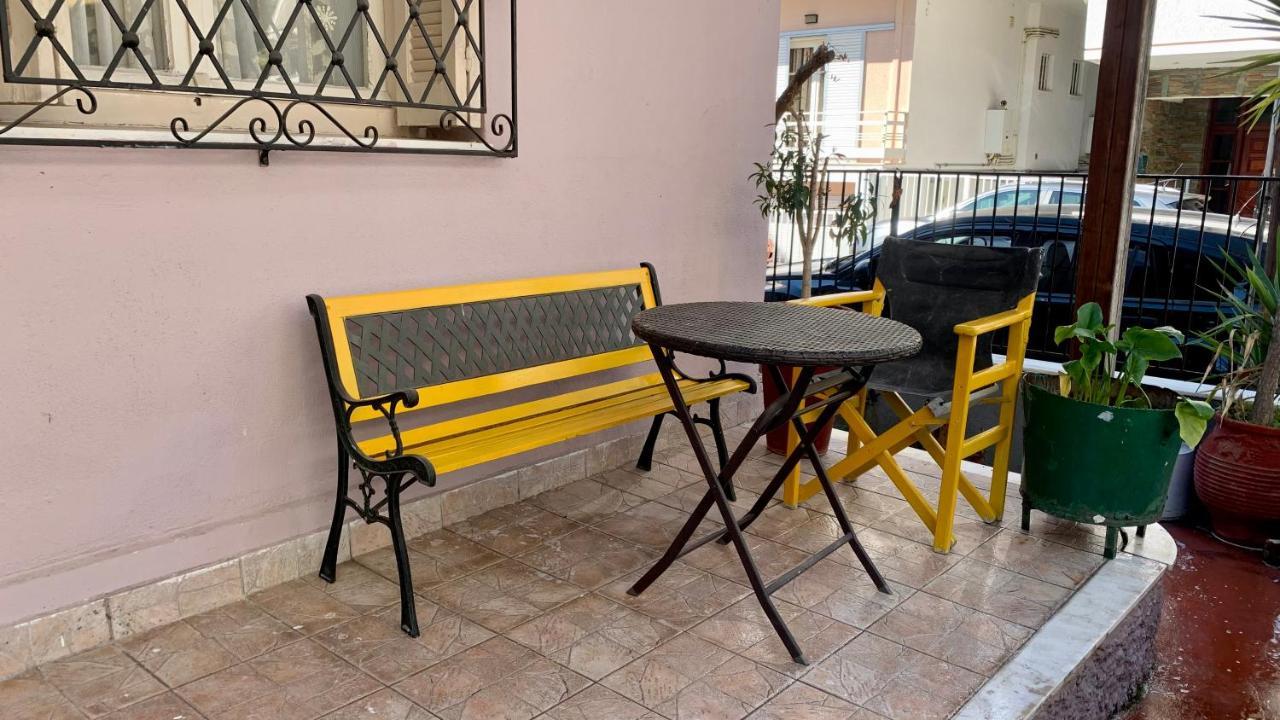 Lovely Place With Veranda Apartment Лариса Екстериор снимка
