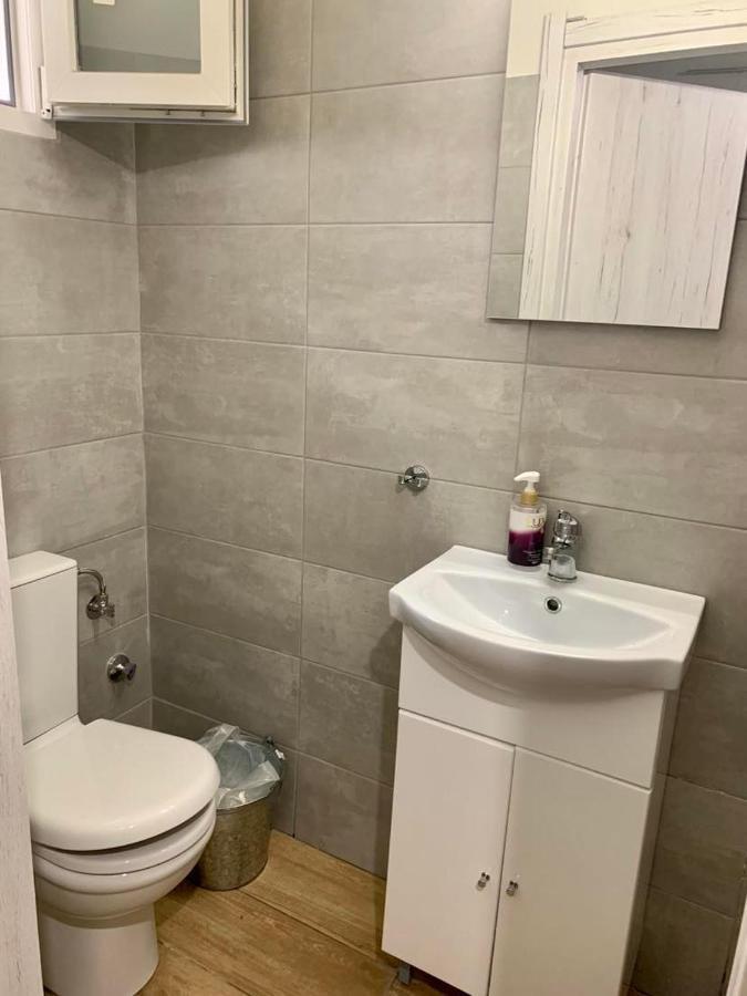 Lovely Place With Veranda Apartment Лариса Екстериор снимка