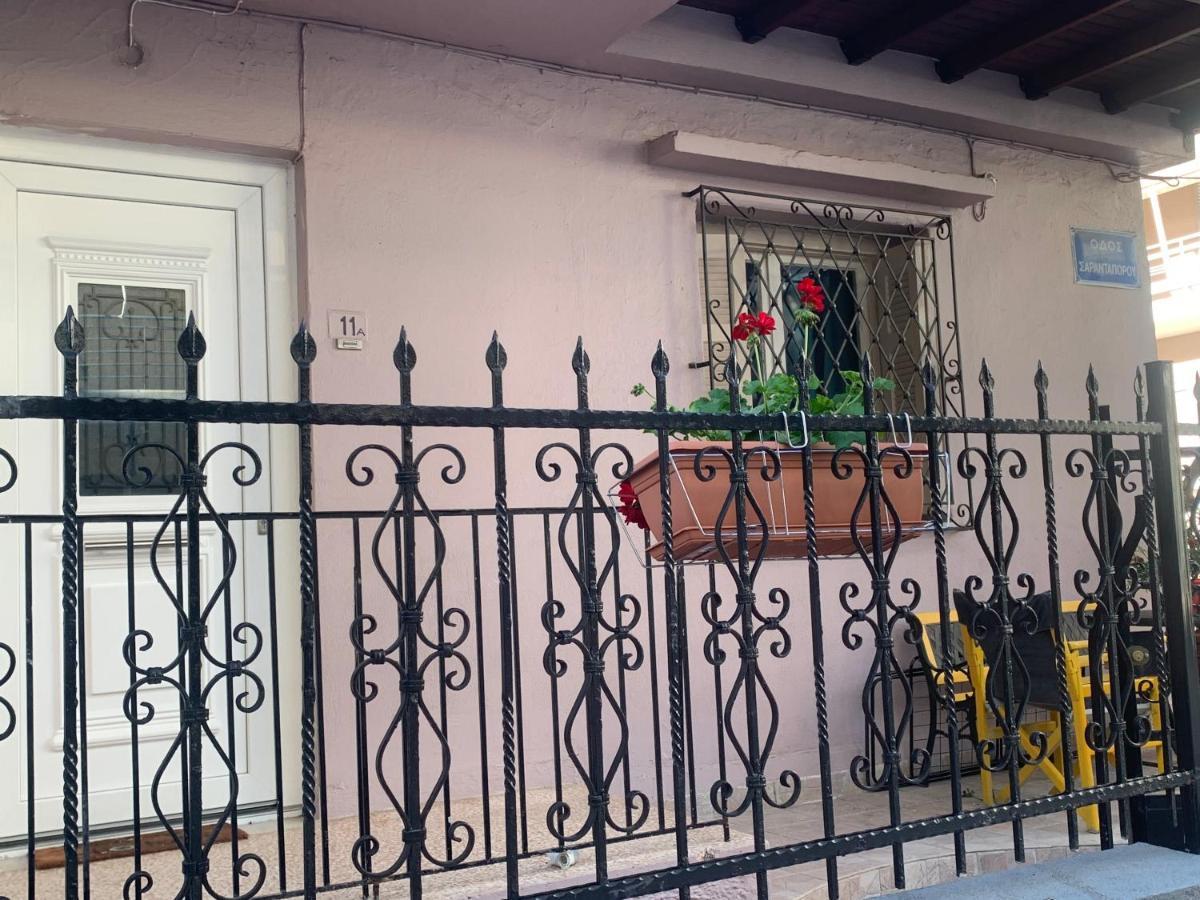 Lovely Place With Veranda Apartment Лариса Екстериор снимка